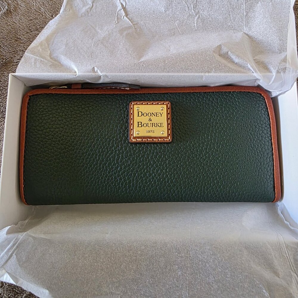 Dooney & Bourke Pebble Grain Zip Clutch Wristlet Wallet Forest Green NWT - Picture 2 of 14